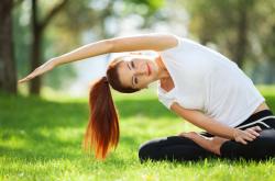 开云官方app入口-当赌城夜幕被撕裂，阿尔本的救赎之路与迈凯伦的橙色王朝